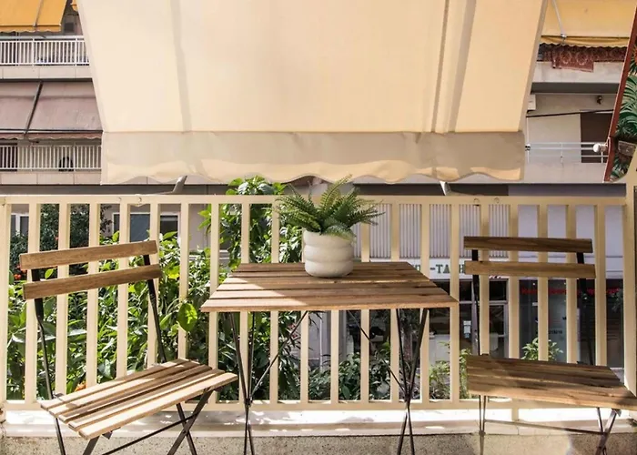 Classy Apartment In Athens